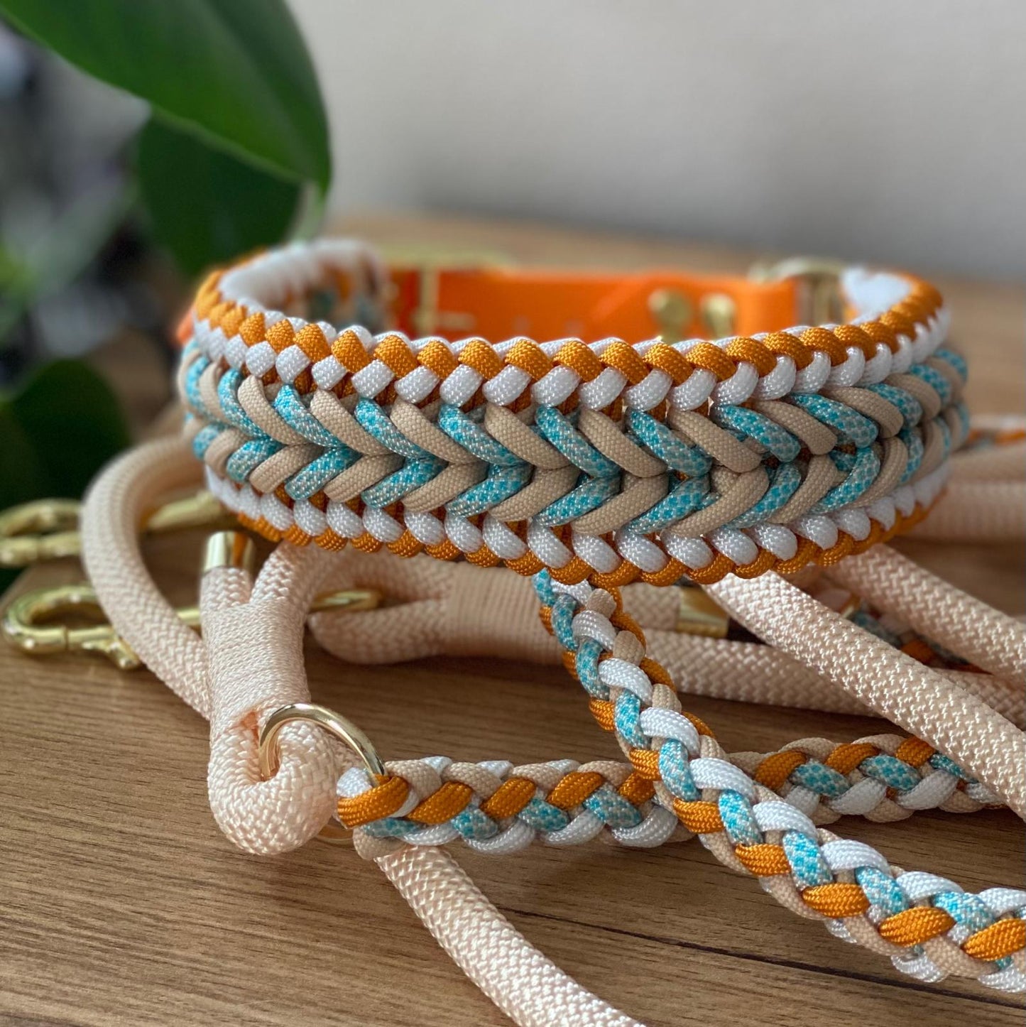 Paracord Halsband "Be Happy" in der Farbkombi "Sunset Coast"