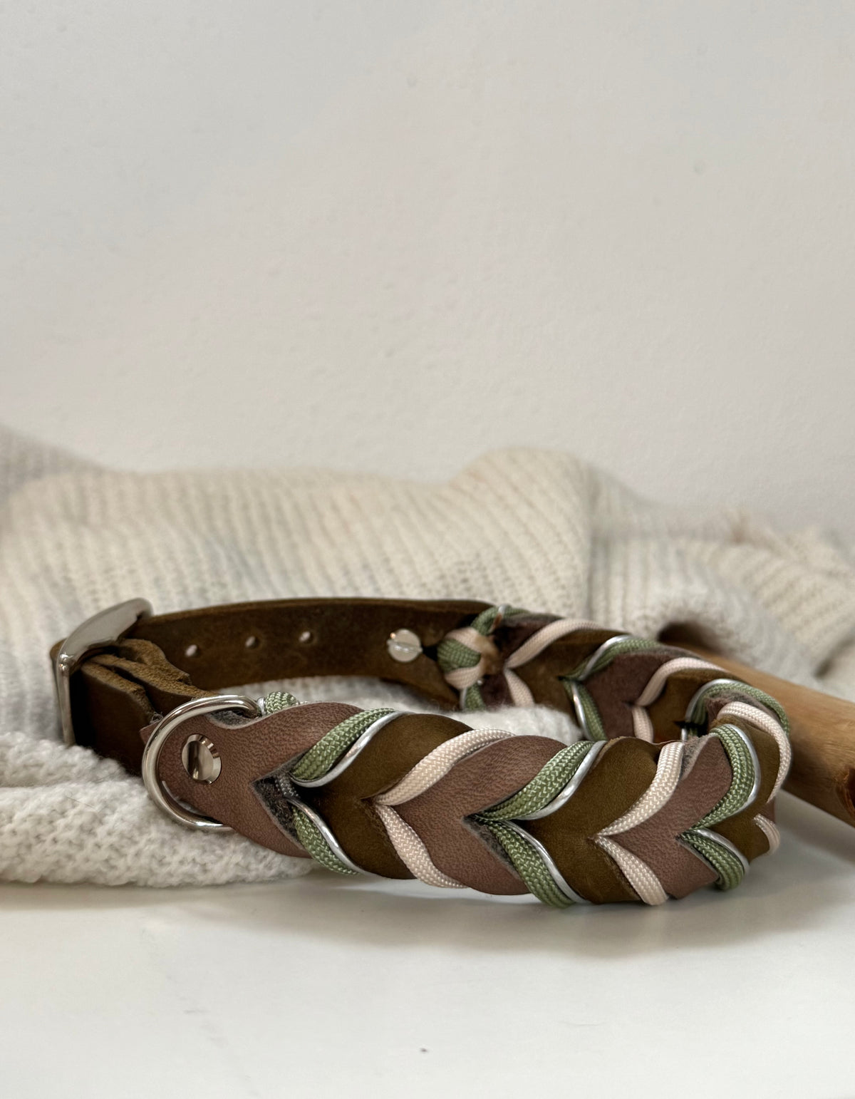 Paracord Halsband "Fettleder" in der Farbkombi „Shades of Eden"
