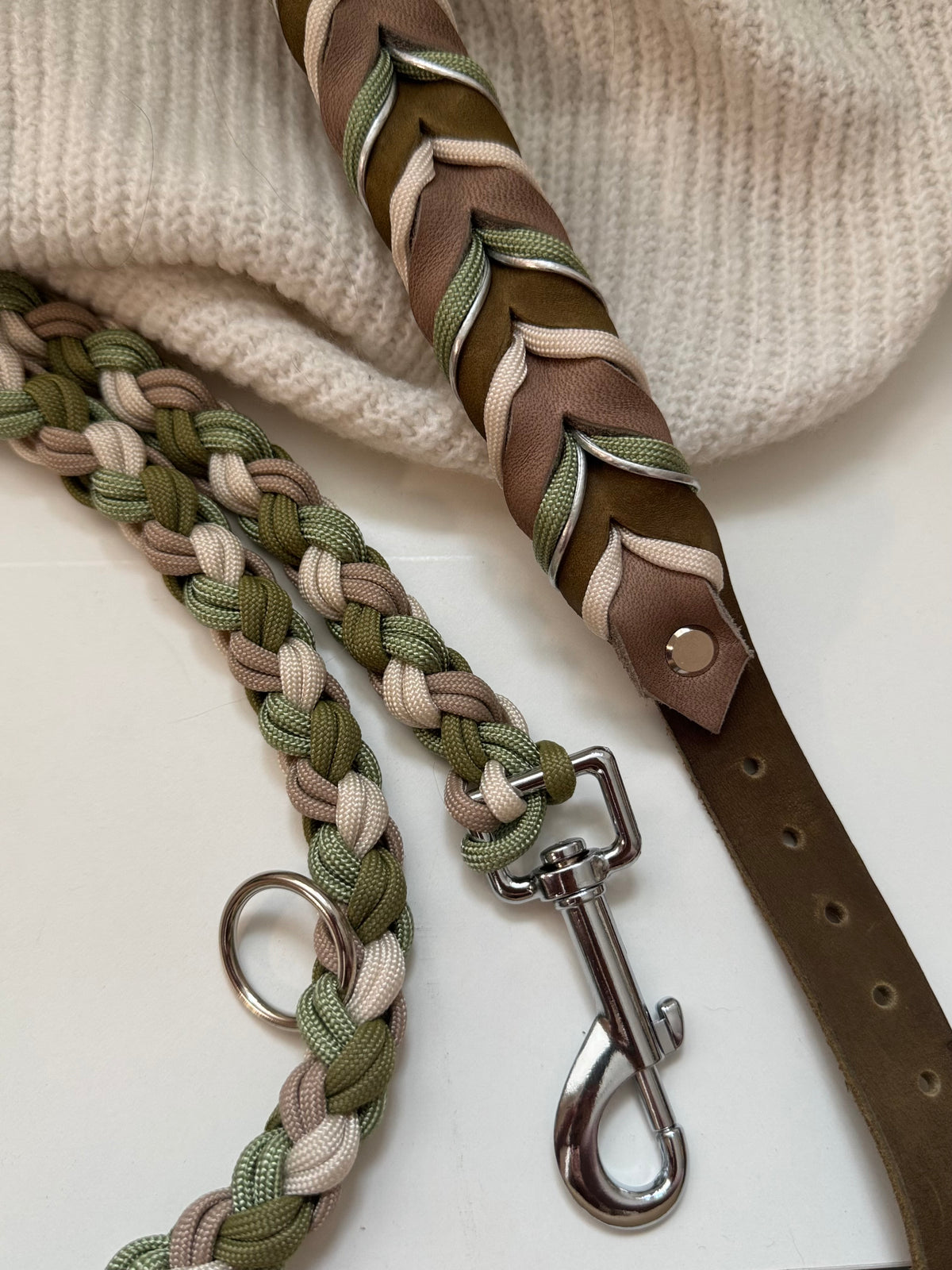 Paracordleine "Classic" mit Fettleder in der Farbkombi "Shades of Eden"