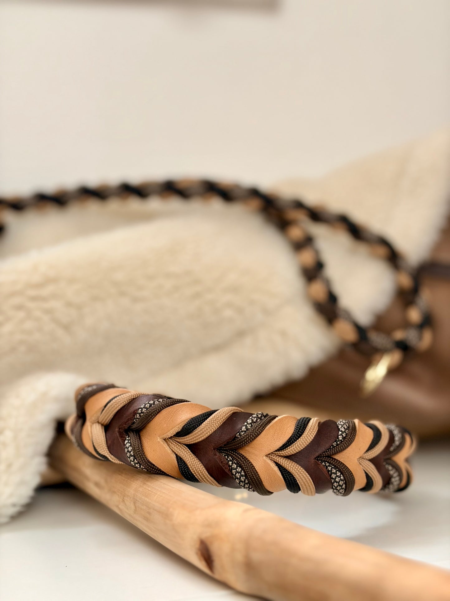 Paracord Halsband "Fettleder" in der Farbkombi "Mocha Noir"